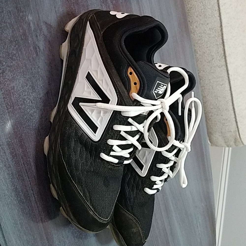 New Balance Baseball cleats 9 Wide 2E